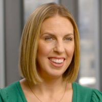 Headshot of Lauren Hobbs