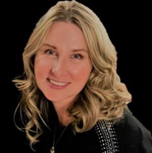 Kimberly Henning Headshot